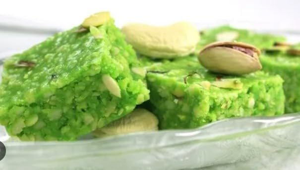 Festival Special Premium (Green Pista Barfi) Delicious Indian Traditional Sweets To Sweeten Up Your Celebration Best Gift For All Occasions Rakhi,Marriage,Diwali,Holi