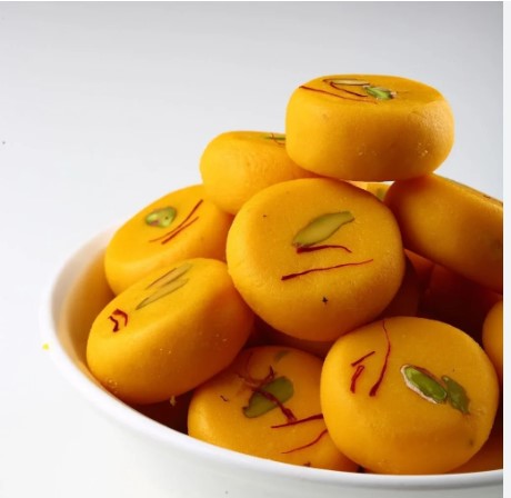 Festival Special Premium (Sweet Food Yellow Peda) Delicious Indian Traditional Sweets To Sweeten Up Your Celebration Best Gift For All Occasions Rakhi,Marriage,Diwali,Holi