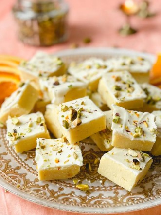 Festival Special Premium (White Barfi) Delicious Indian Traditional Sweets To Sweeten Up Your Celebration Best Gift For All Occasions Rakhi,Marriage,Diwali,Holi